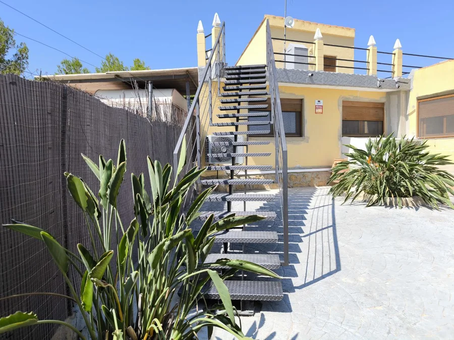 Escalera exterior para terraza